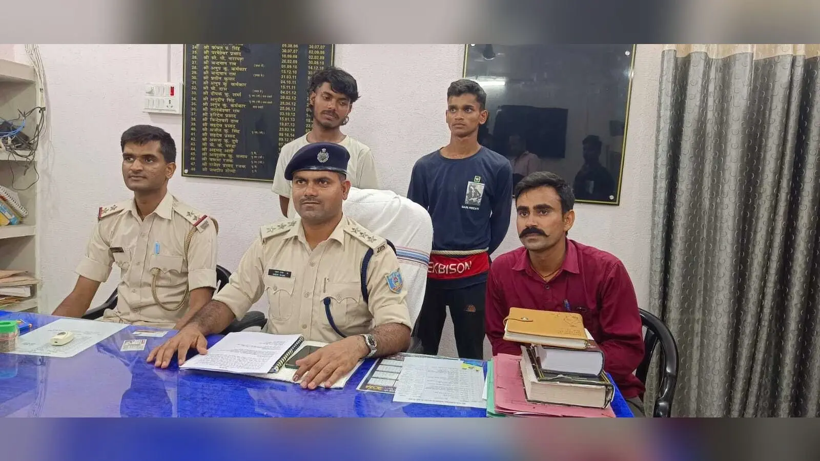 चाेरी की बाइक बरामद, चार नाबालिग सहित छह धराये