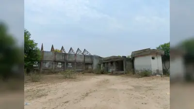 विद्या विकास केंद्र हाई स्कूल का भवन बना अपराधियों का अड्डा