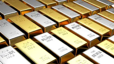 सोने-चांदी की कीमतों में भारी गिरावट, ऑल-टाइम हाई से ₹28,000 सस्ता हुआ सोना
