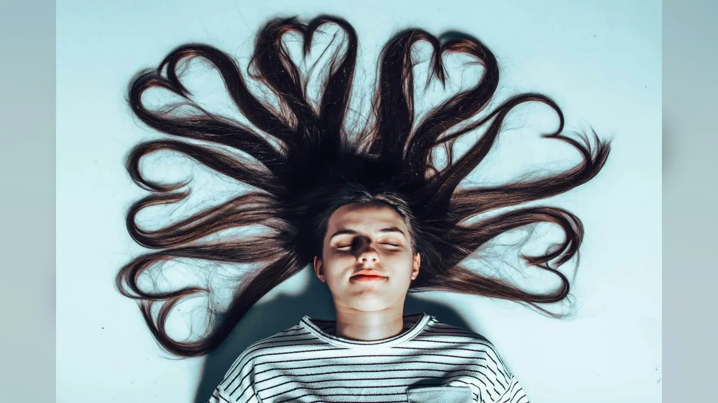 Hair Care Tips: हेयरफॉल से हैं परेशान? नारियल तेल में मिला दें ये चीजें