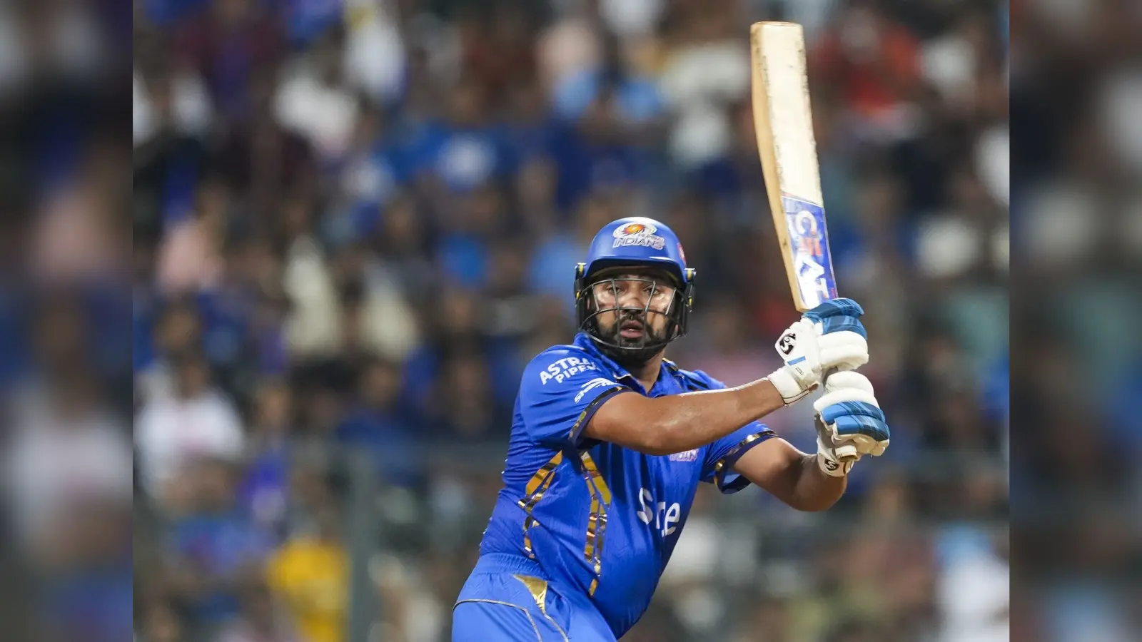 IPL 2024: शानदार बल्लेबाजी के लिए रोहित शर्मा को नीता अंबानी ने दिया स्पेशल मेडल