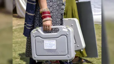 चुनावी मूड में दिखी रांची, हाथों में स्याही लगते ही खिल उठे वोटर्स के चेहरे