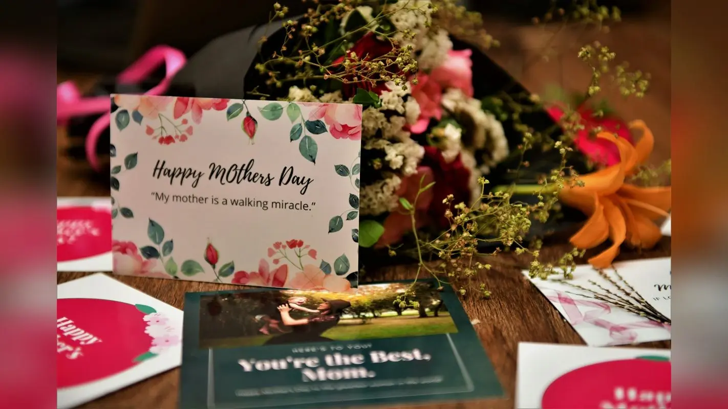 Mother’s Day 2024: इस मदर्स डे को अपनी मां के लिए बनाएं एक्स्ट्रा स्पेशल, गिफ्ट में दें ये चीजें