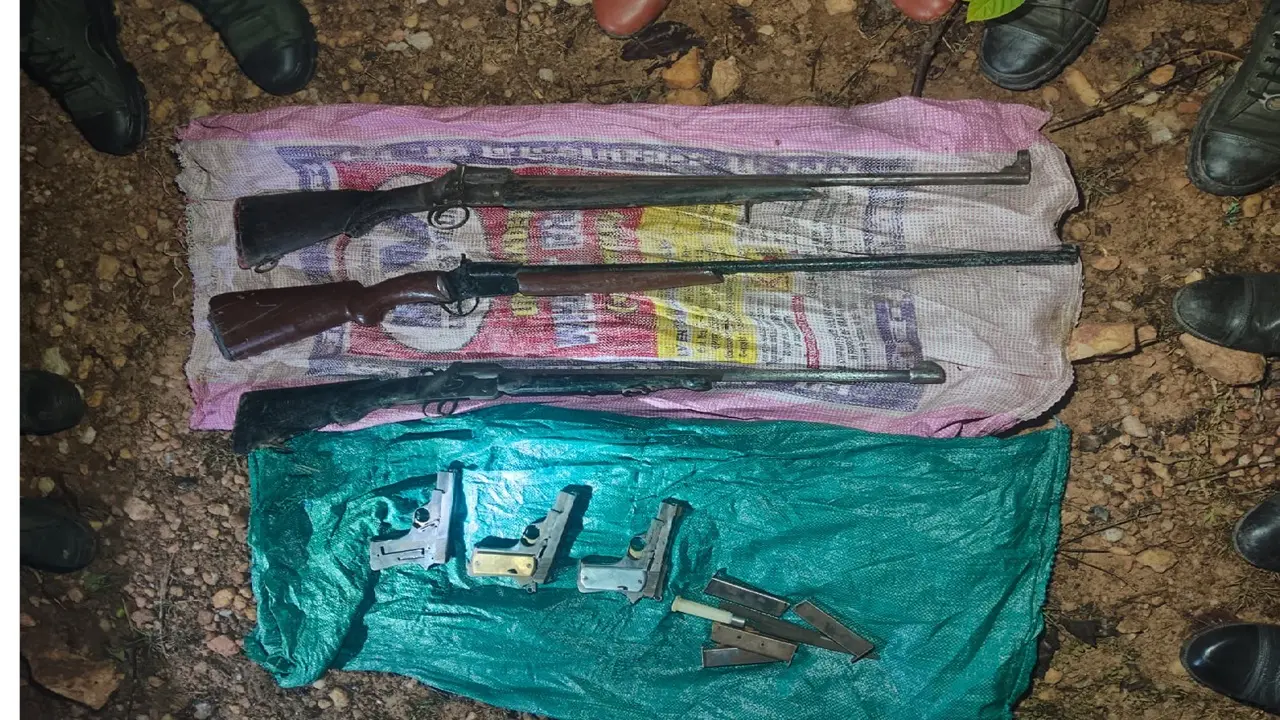 मुंगेर पुलिस की बड़ी कार्रवाई, भारी मात्रा में अवैध हथियार बरामद, 2 गिरफ्तार
