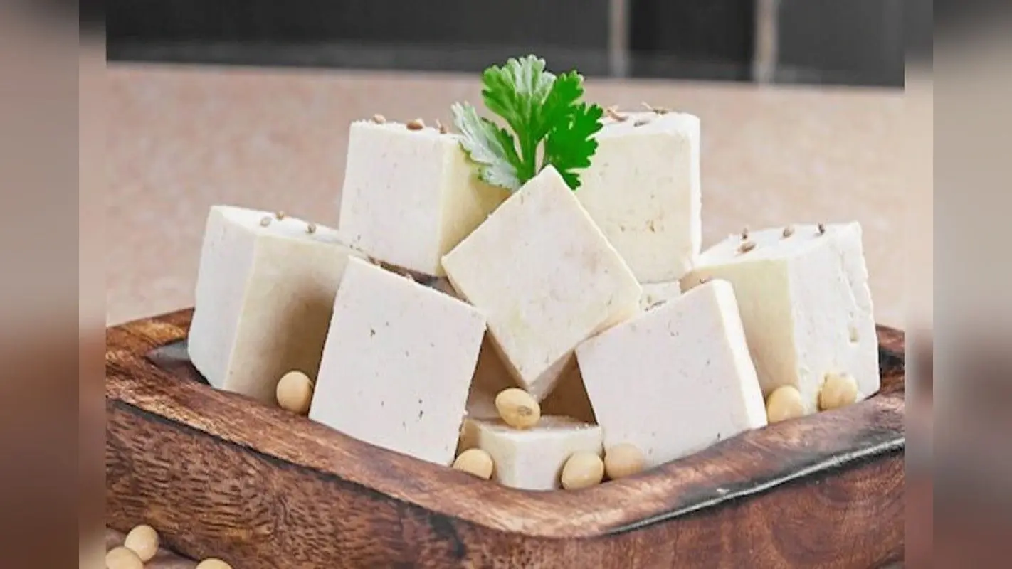 Benefits of Eating Raw Paneer: कच्चा पनीर खाने से क्या लाभ होता है? डायटीशियन से जानिए पूरी डिटेल