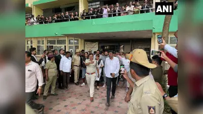 Prajwal Revanna Hassan Seat Result 2024: हासन सीट से प्रज्वल रेवन्ना कांग्रेस के श्रेयस पटेल से पिछड़े