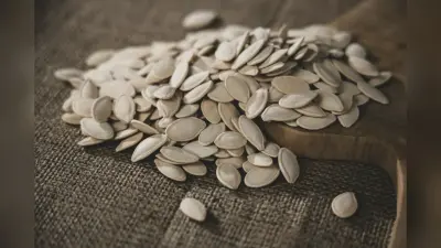 Pumpkin Seed: बोन हेल्थ से लेकर हार्ट तक का ख्याल रखते हैं पंपकिन सीड्स, जानें इसके अन्य फायदे