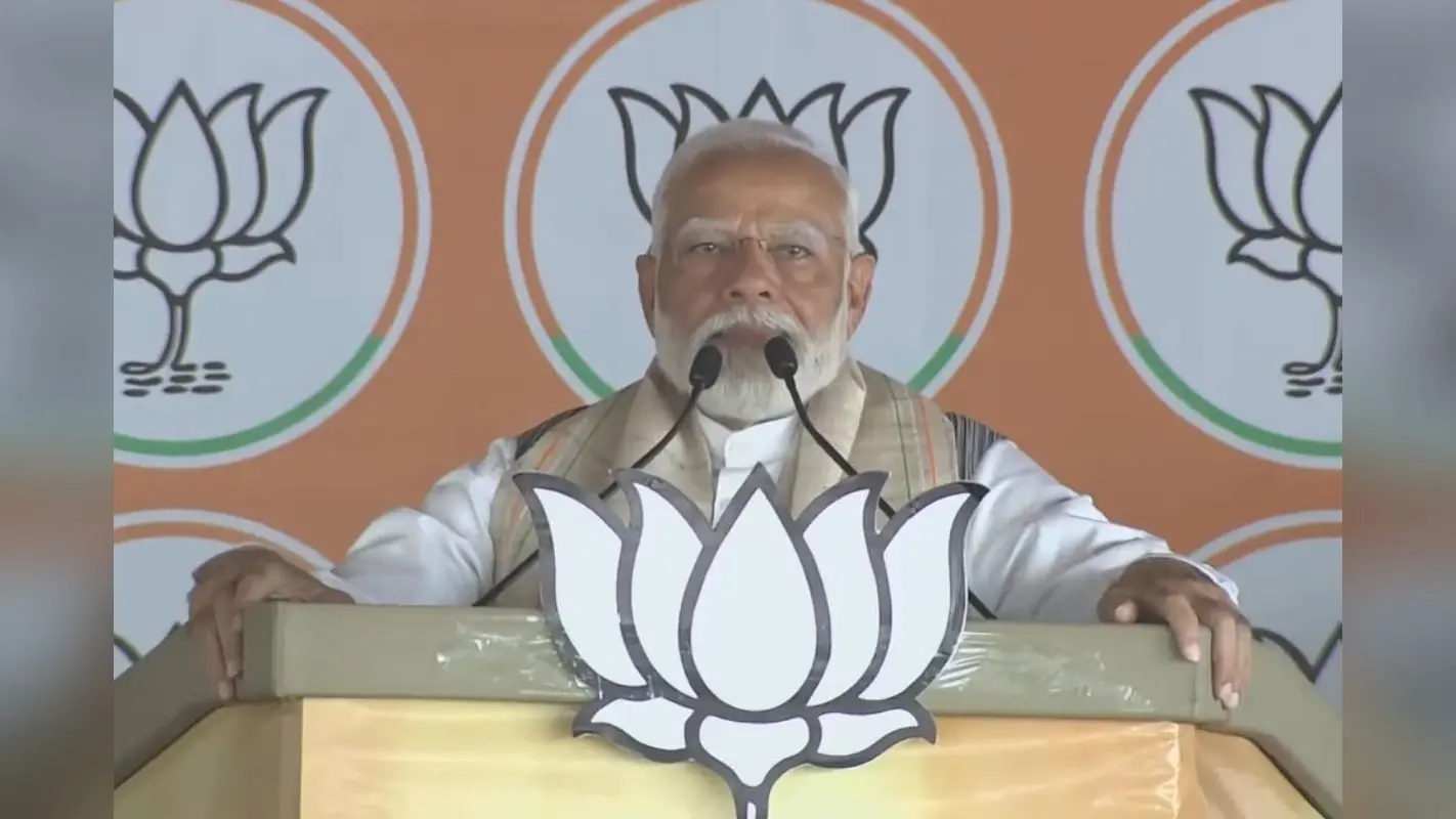 PM Modi In Jharkhand: पीएम मोदी ने कांग्रेस पर बोला हमला, कहा- पाकिस्तान को लव लेटर भेजती थी पिछली सरकार