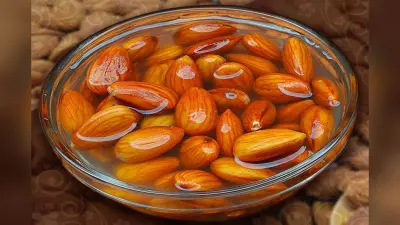 Soaked Almonds: भीगे हुए बादाम खाने के 5 सबसे बड़े फायदे
