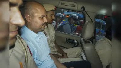 Swati Maliwal Case: सीएम केजरीवाल के पीए विभव कुमार को दिल्ली पुलिस ने किया गिरफ्तार, सीएम आवास में थे मौजूद