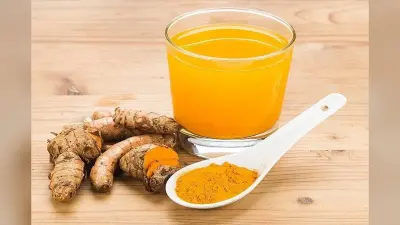 Turmeric: हल्दी वाला पानी पीने के 5 सबसे बड़े और अद्भुत फायदे