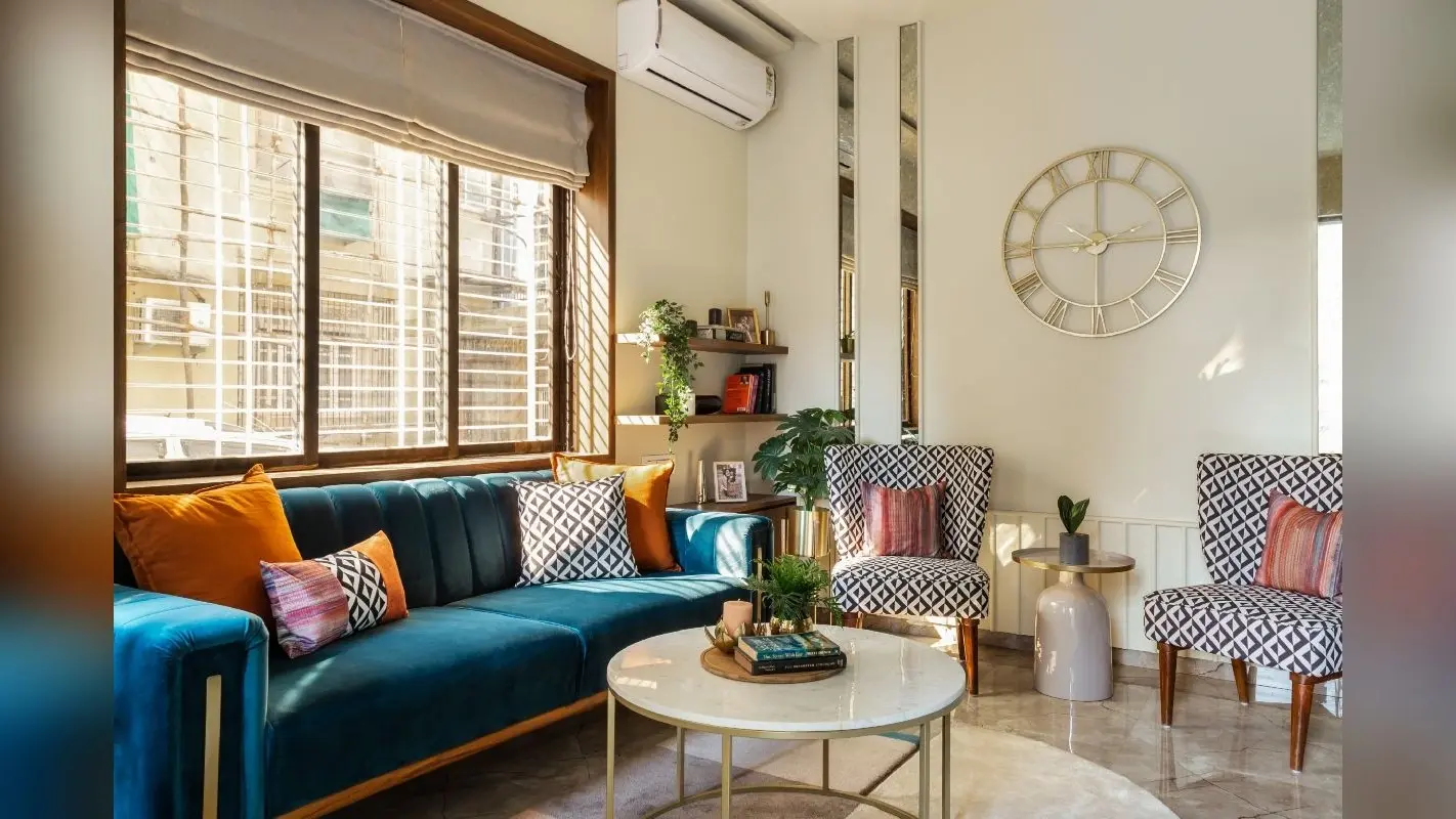 Vastu Tips: घर के लिविंग रूम को बनाते वक्त वास्तु के इन नियमों का रखें ध्यान, खुशहाल रहेगा जीवन