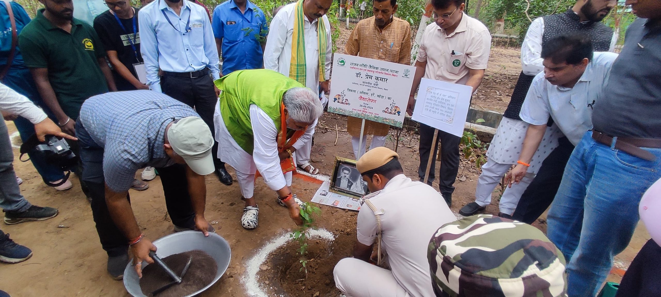 बिहार में ड्रोन की मदद से पहाड़ों पर लगेगा सीड बॉल, पढ़िए कितने करोड़ पौधे लगाने का है लक्ष्य