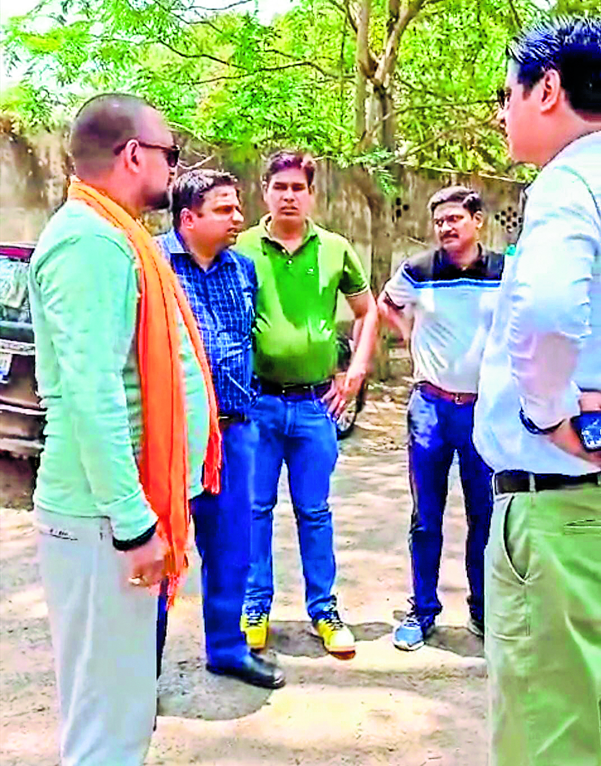 jamshedpur encroachment बारीडीह में टाटा स्टील का क्वार्टर खाली कराने गये सुरक्षाकर्मियों को खदेड़ा, दबंगों ने की फायरिंग