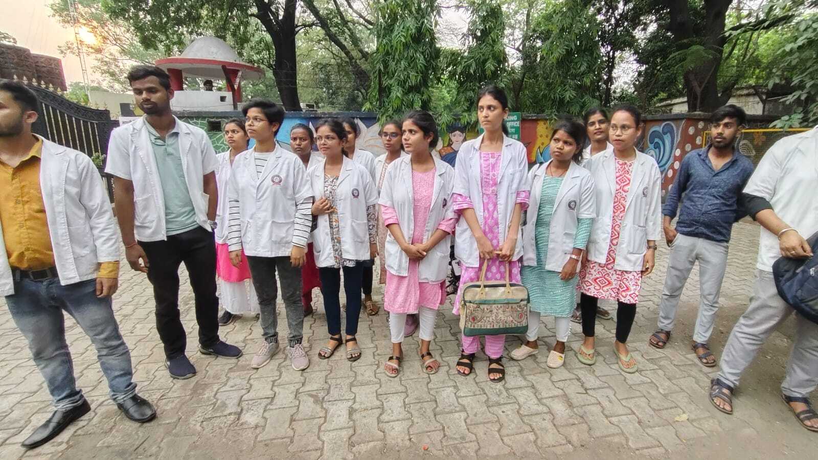 पारा मेडिकल कर्मियों को नहीं मिल रहा इंटर्नशिप का मानदेय