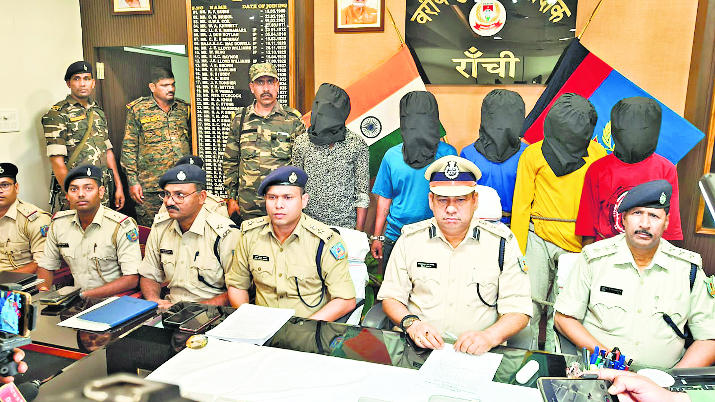 रंगदारी के लिए हमला करनेवाले पांच गिरफ्तार