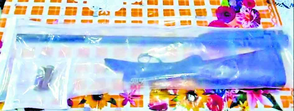 आरोपियों से पूछताछ के बाद आग्नेयास्त्र बरामद किये गये