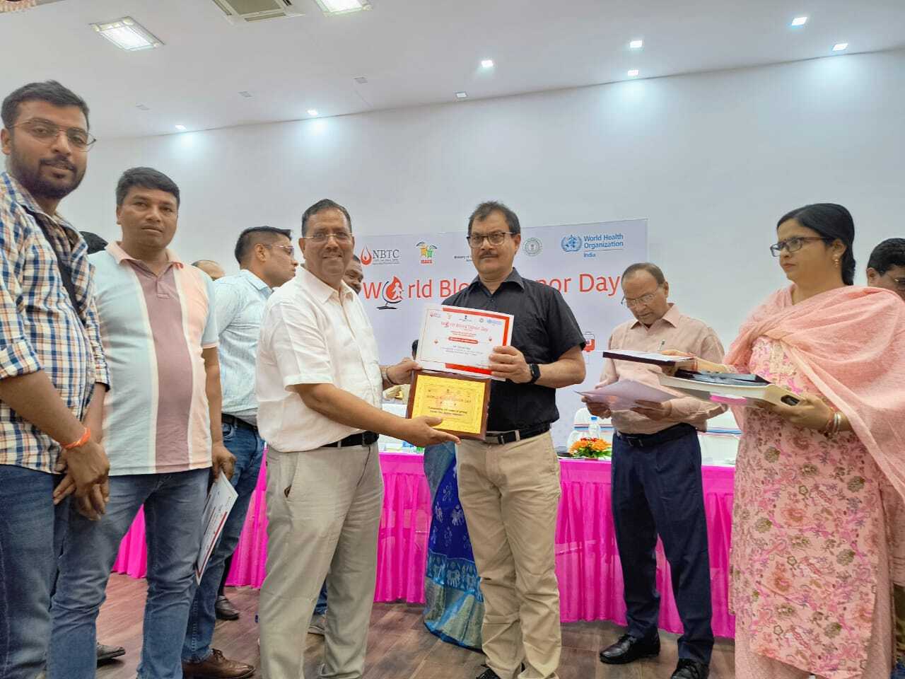 हजारीबाग के निर्मल जैन को स्वास्थ्य मंत्री ने किया सम्मानित