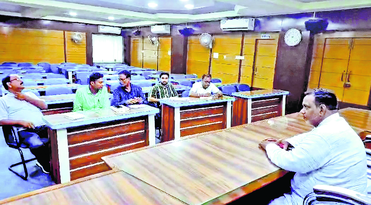 आसनसोल नगर निगम में पार्किंग को लेकर बैठक