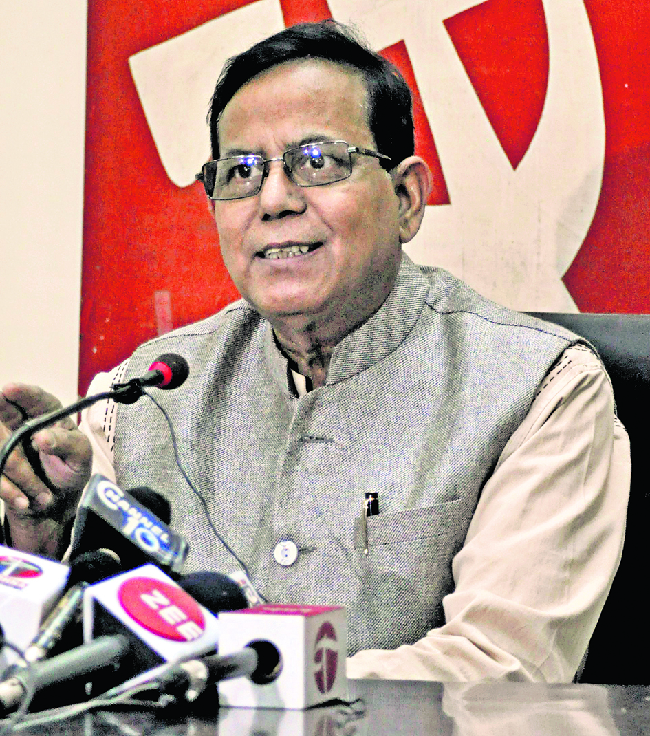 सलीम की उम्मीदवारी को लेकर माकपा में उठे विरोध के स्वर