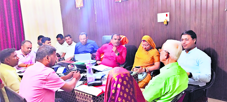 नगर सरकार की कैबिनेट की पहली बैठक में दो सौ से अधिक योजनाओं पर निर्णय