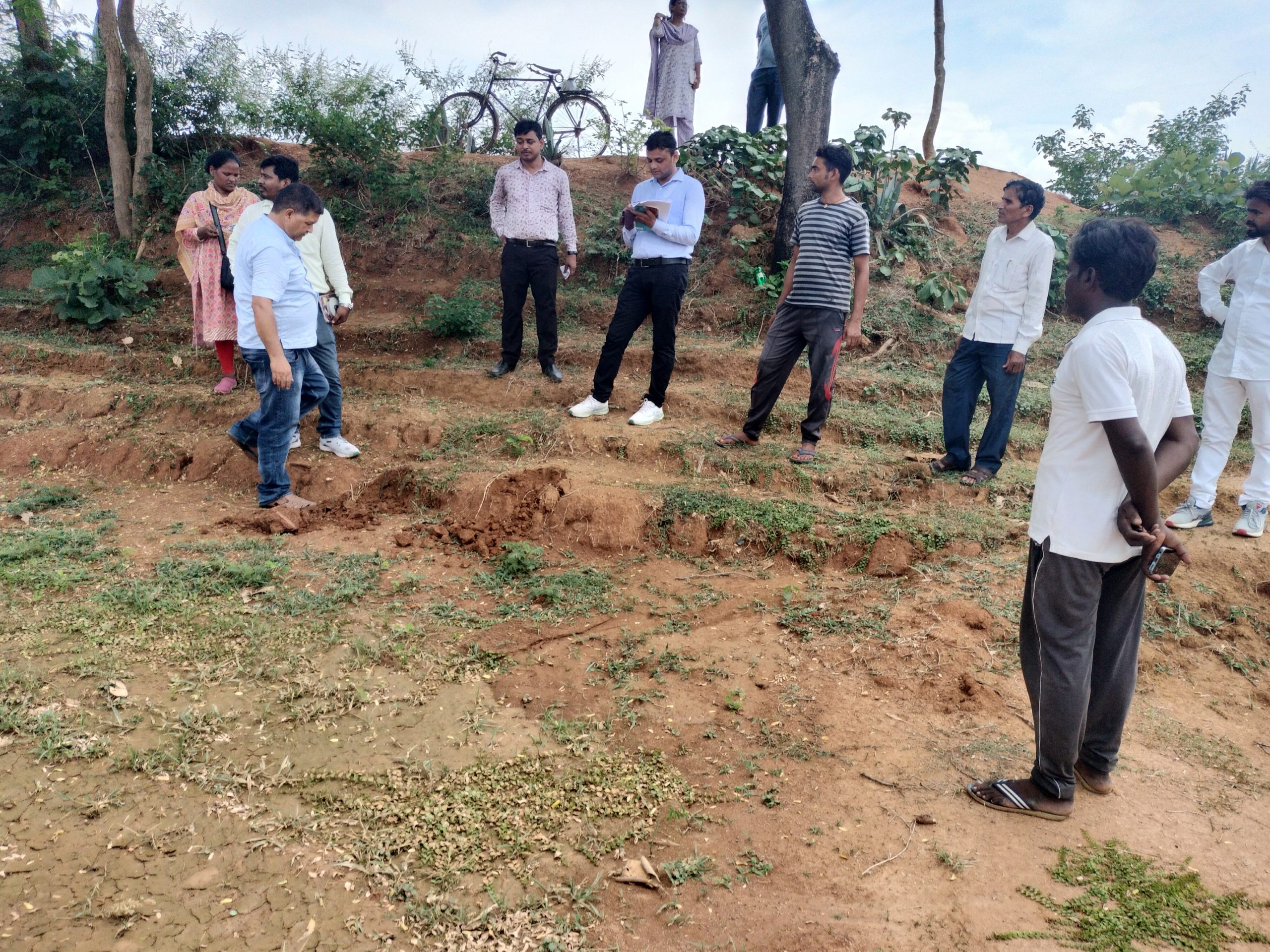 राज्य स्तरीय टीम ने सोनारायठाढ़ी व सारवां में की मनरेगा योजनाओं की जांच