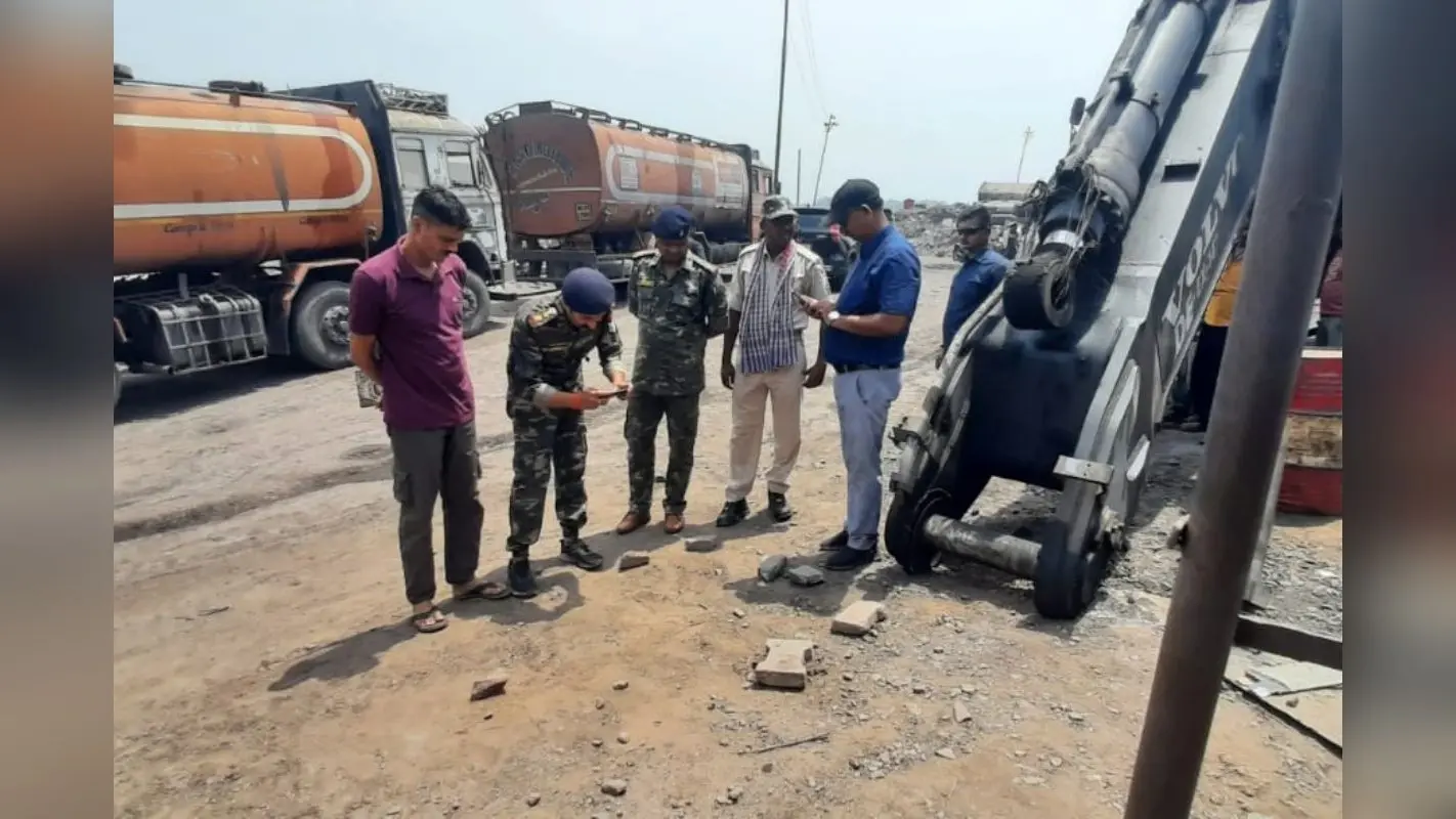 बम धमाकों से फिर गूंजा धनबाद, जमकर हुई गोलीबारी