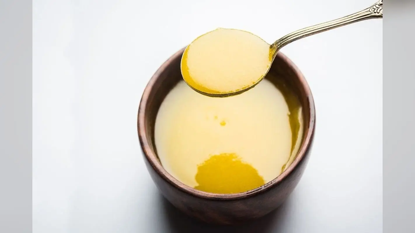 Dal and Ghee: दाल में घी मिलाकर खाने से होने वाले 4 फायदे