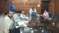 Jharkhand News: लोकसभा चुनाव के दौरान वोटर लिस्ट से हटाए गए नामों की जांच कर करें कार्रवाई, सीईओ के रवि कुमार ने दिए निर्देश