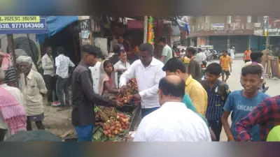 हल्की बारिश के बाद गुलजार हुआ लीची का बाजार