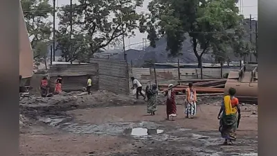 – हैवी ब्लास्टिंग के बाद हंगामा, कैंप में जाकर लोगों ने कर्मियों को खदेड़ा