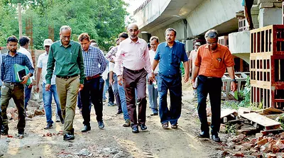 मेट्रो : नोआपाड़ा से बिमानबंदर तक के विस्तार कार्यों का जीएम ने लिया जायजा
