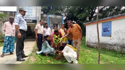 महिला हेल्प लाइन में किया गया पौधरोपण