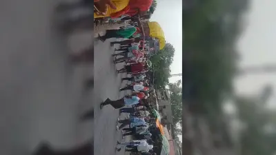सड़क दुर्घटना में पिता की मौत, बेटा घायल