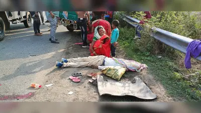 तेनुघाट में टेंपो पलटा, युवक की मौत