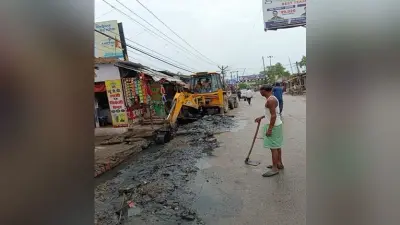 जलजमाव से निजात के लिए की जा रही नालों की सफाई