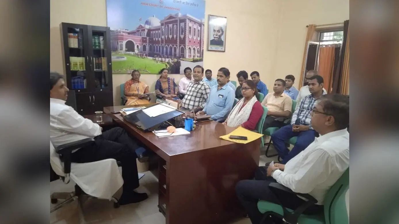 राष्ट्रीय लोक अदालत की तैयारी पर पीडीजे ने की चर्चा