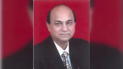शहर के नेत्र रोग विशेषज्ञ डॉ सुरेंद्र सिंह का हार्ट अटैक से कोलकाता में निधन