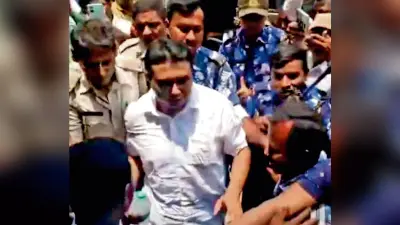 शेख शाहजहां को देखते ही कोर्ट के बाहर समर्थकों ने लगाये ‘जय बांग्ला’ के नारे