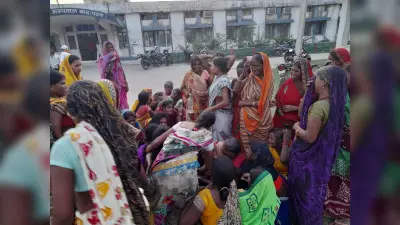 बाढ़. दो बाइक की आमने सामने की टक्कर में दो की मौत, तीन घायल