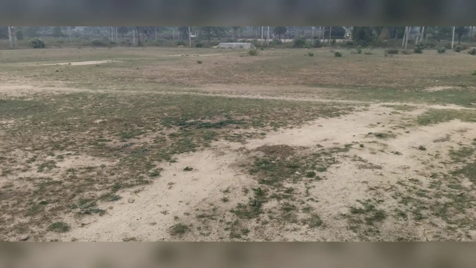 पदमा में खेल का मैदान नहीं होने से अभ्यास में पीछे रह जा रहे खिलाड़ी