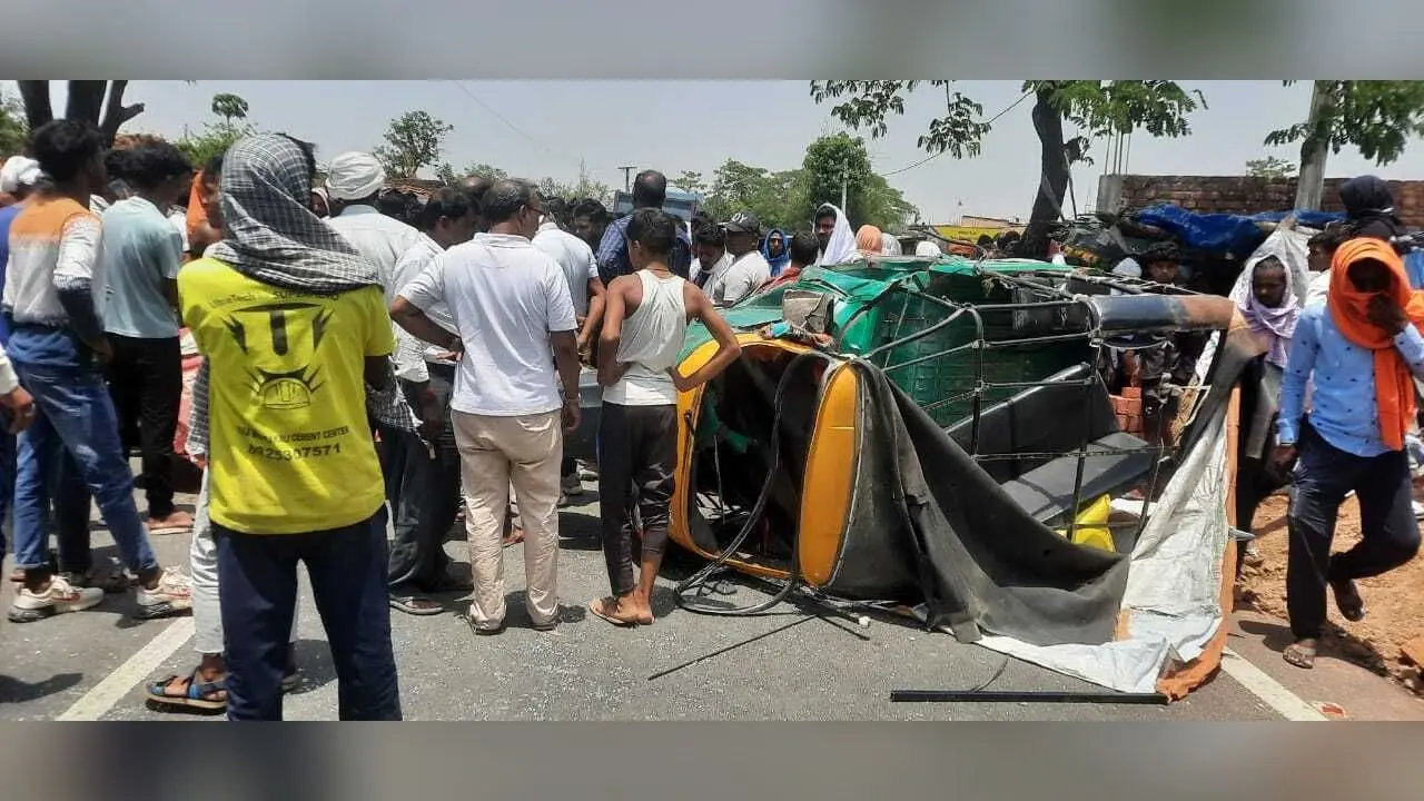 सड़क दुर्घटना में छात्रा की मौत, ग्रामीणों ने घंटों की सड़क जाम