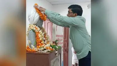 उलिहातू डीडीसी ने बिरसा मुंडा को दी श्रद्धांजलि
