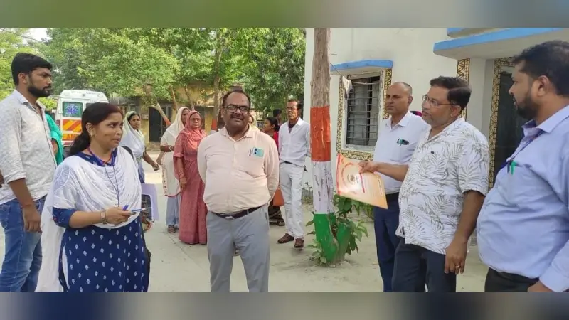 गठित टीम के सदस्यों ने की पीएचसी पहुंच कर जांच