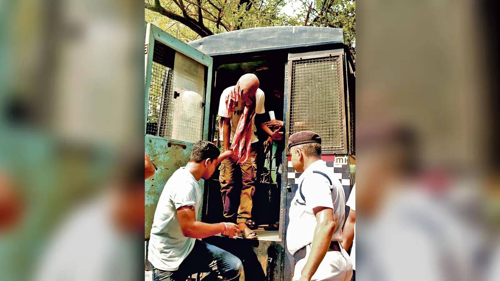 मटियाबुर्ज में बिहार के चार व्यापारियों से “2.85 लाख की लूट, तीन गिरफ्तार