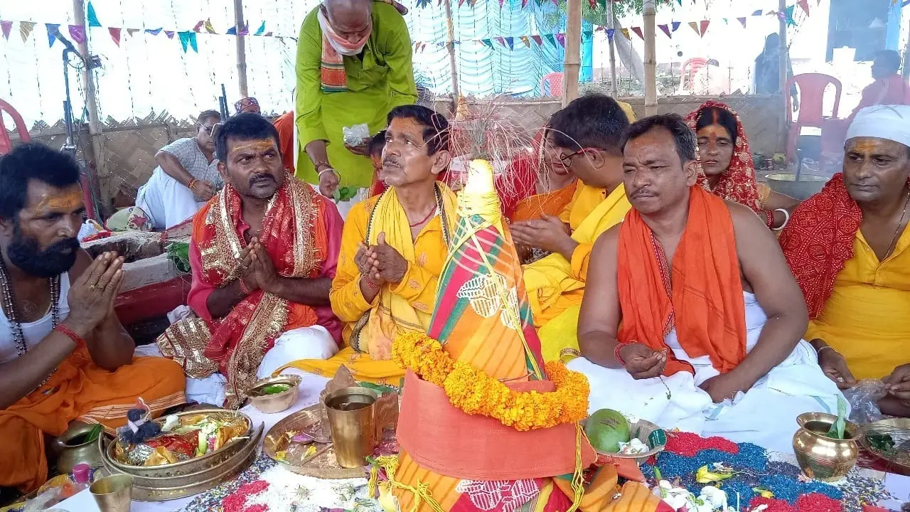 श्रीमद्भागवत कथा ज्ञान यज्ञ में उमड़ी श्रद्धालुओं की भीड़