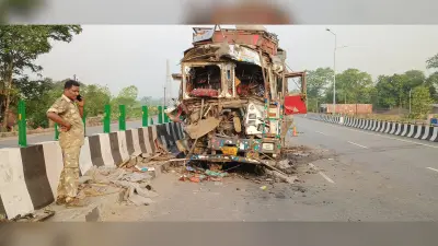 ट्रक ने जीटी रोड पर खड़े हाइवा में मारी टक्कर, चालक की मौत