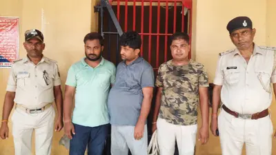 एसएसबी जवानों ने नेपाल ले जा रहे दो नाबालिग लड़की व तस्कर को पकड़ा