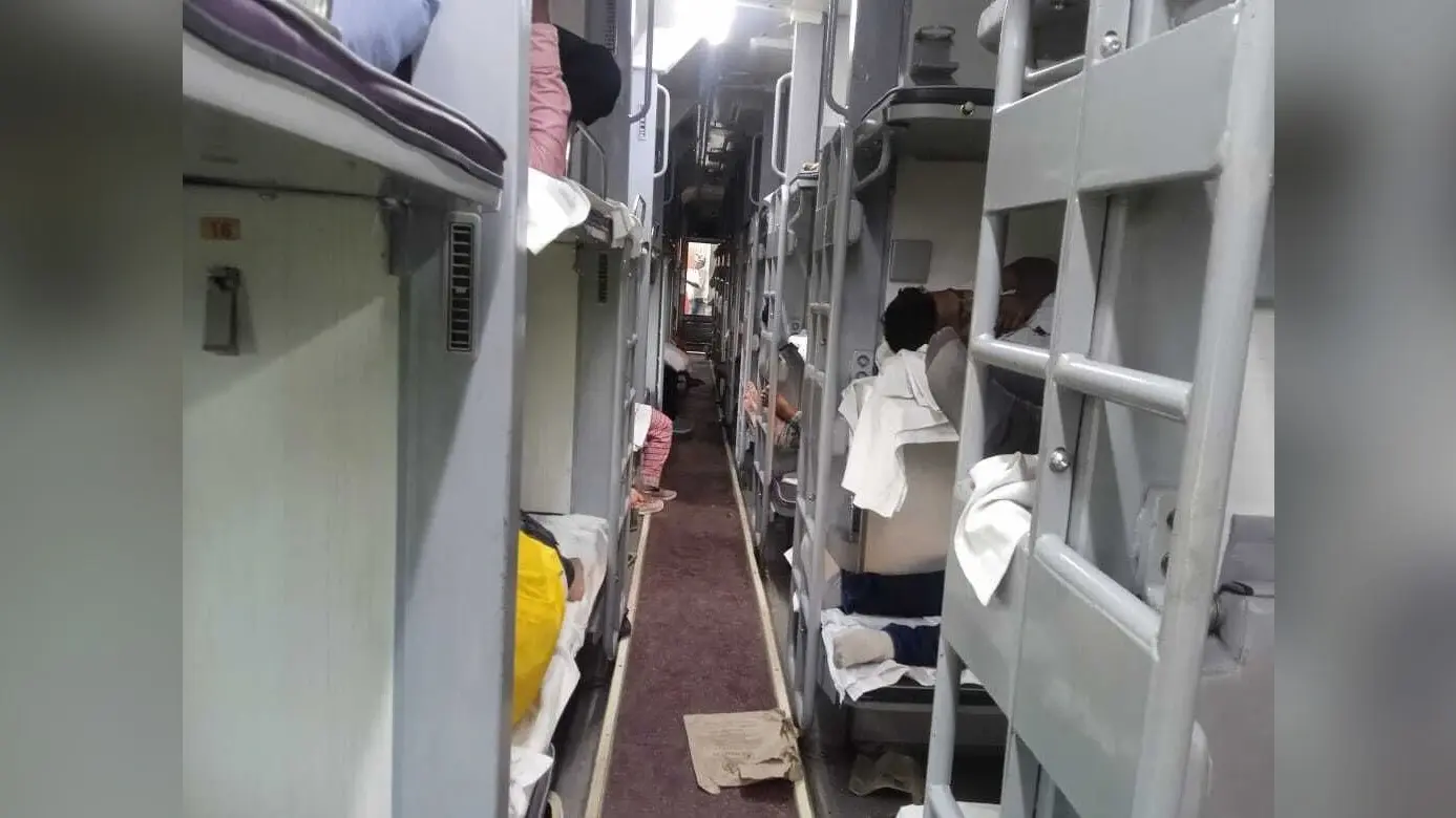 सहरसा-राजेंद्र नगर इंटरसिटी एक्सप्रेस ट्रेन का एसी फेल