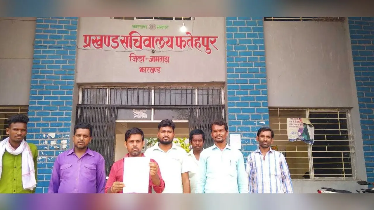 आरके प्लस टू हाइस्कूल में नामांकन नहीं लेने की शिकायत